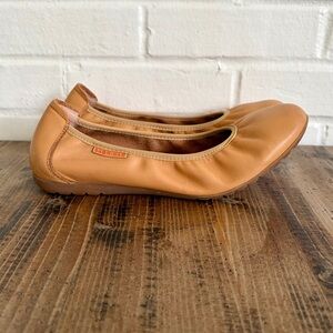 SABRINAS Soft Leather London Flats in Tan, SZ 39 (8.5) VGUC